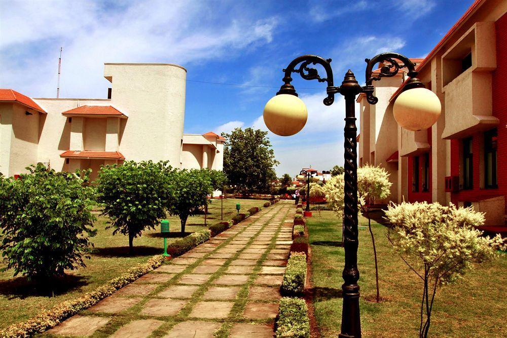 Naturoville Ayurvedic And Yoga Retreat Rishīkesh Exterior foto