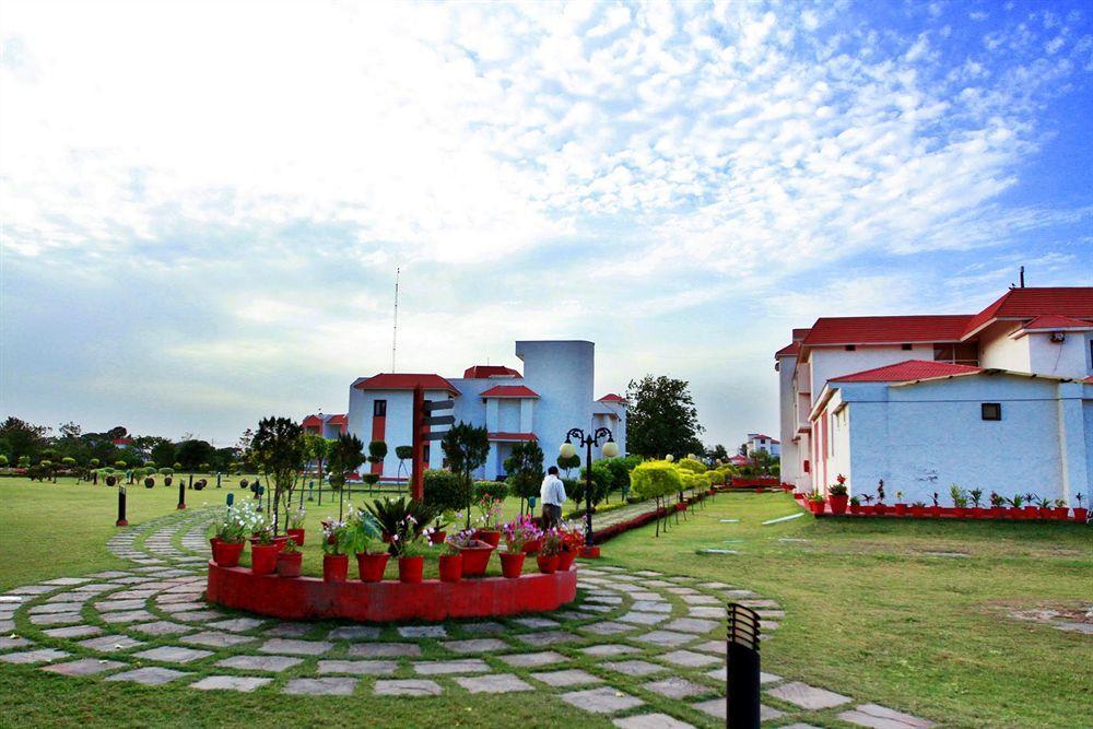 Naturoville Ayurvedic And Yoga Retreat Rishīkesh Exterior foto
