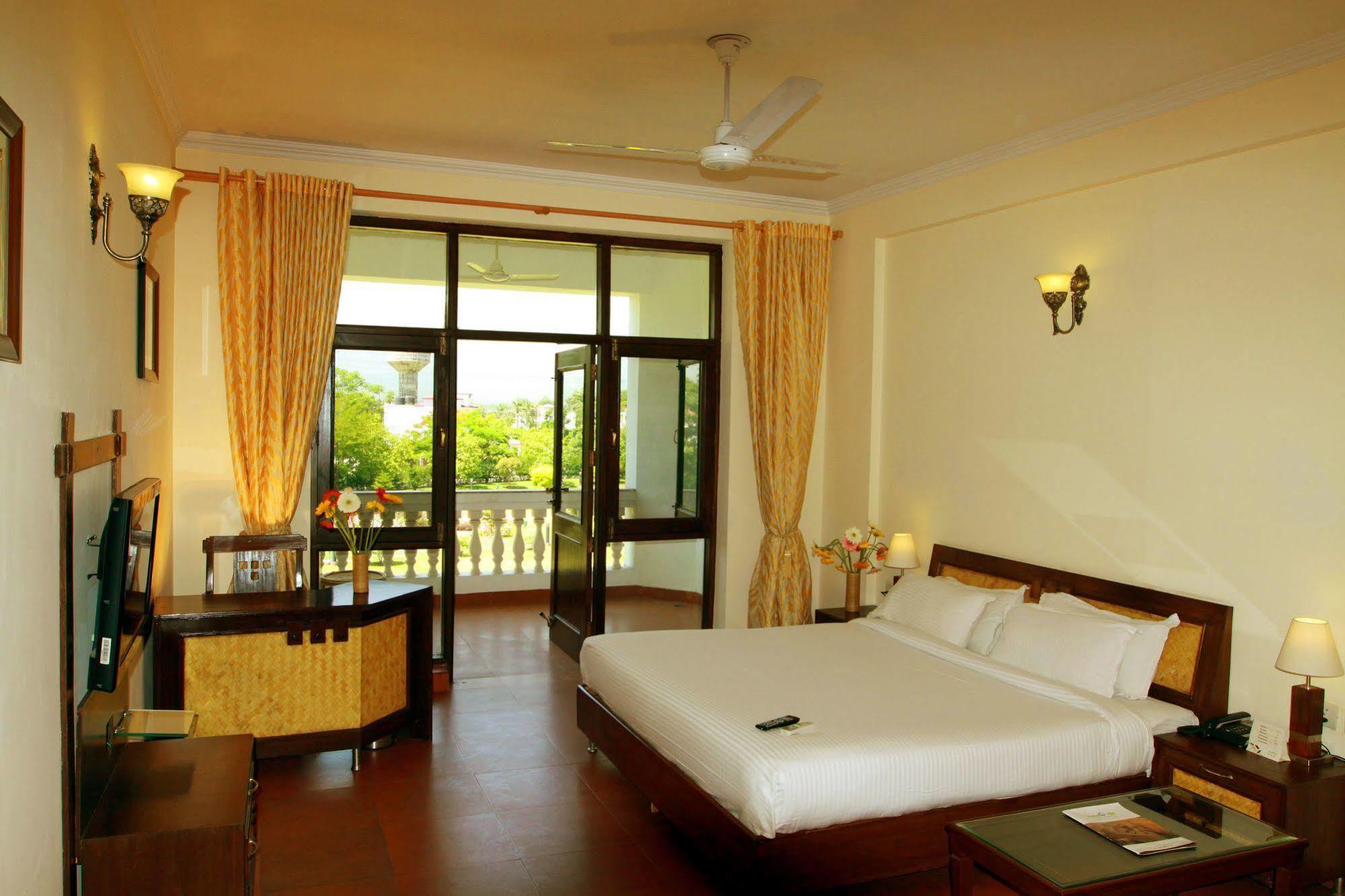 Naturoville Ayurvedic And Yoga Retreat Rishīkesh Exterior foto