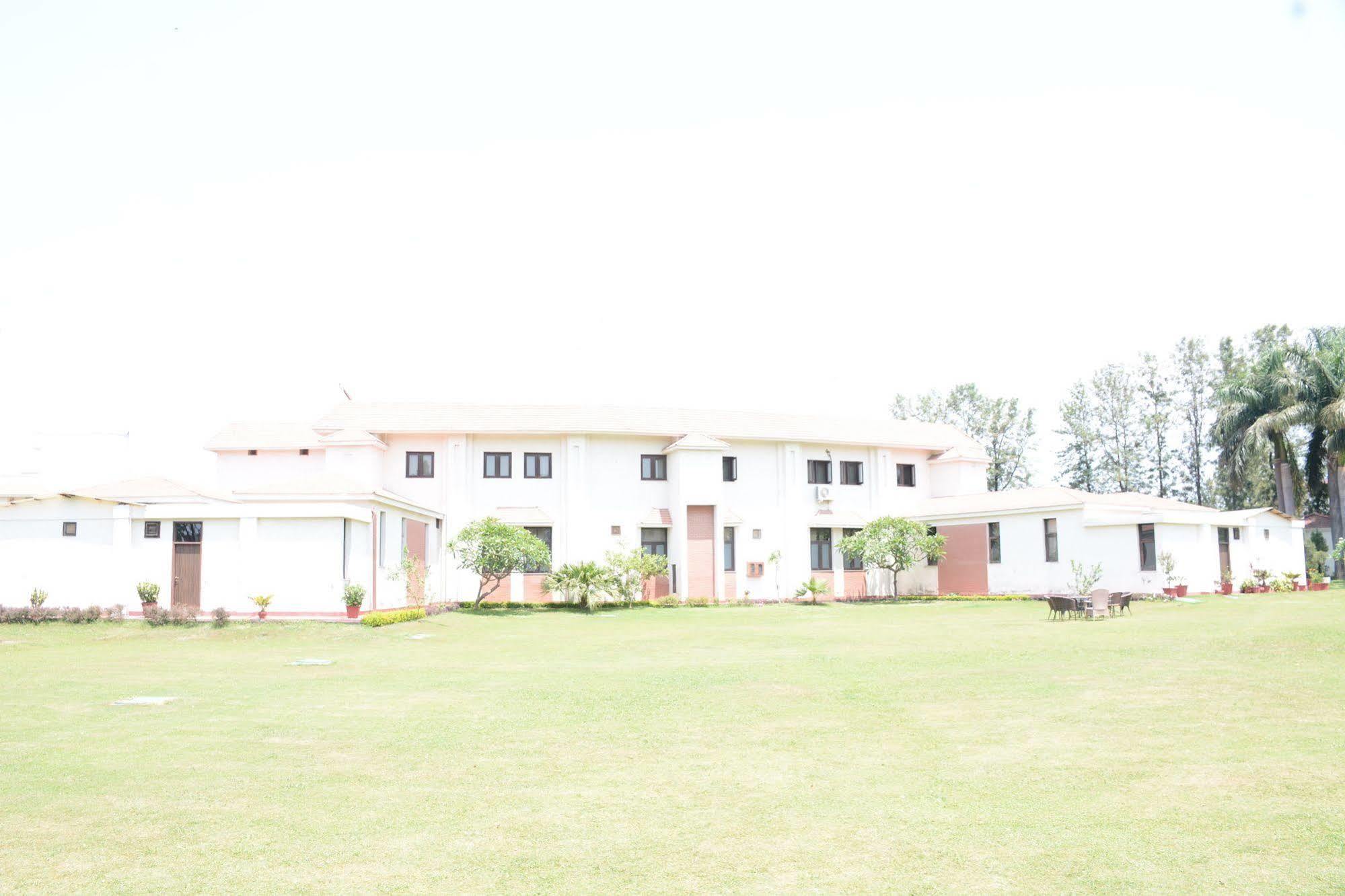 Naturoville Ayurvedic And Yoga Retreat Rishīkesh Exterior foto